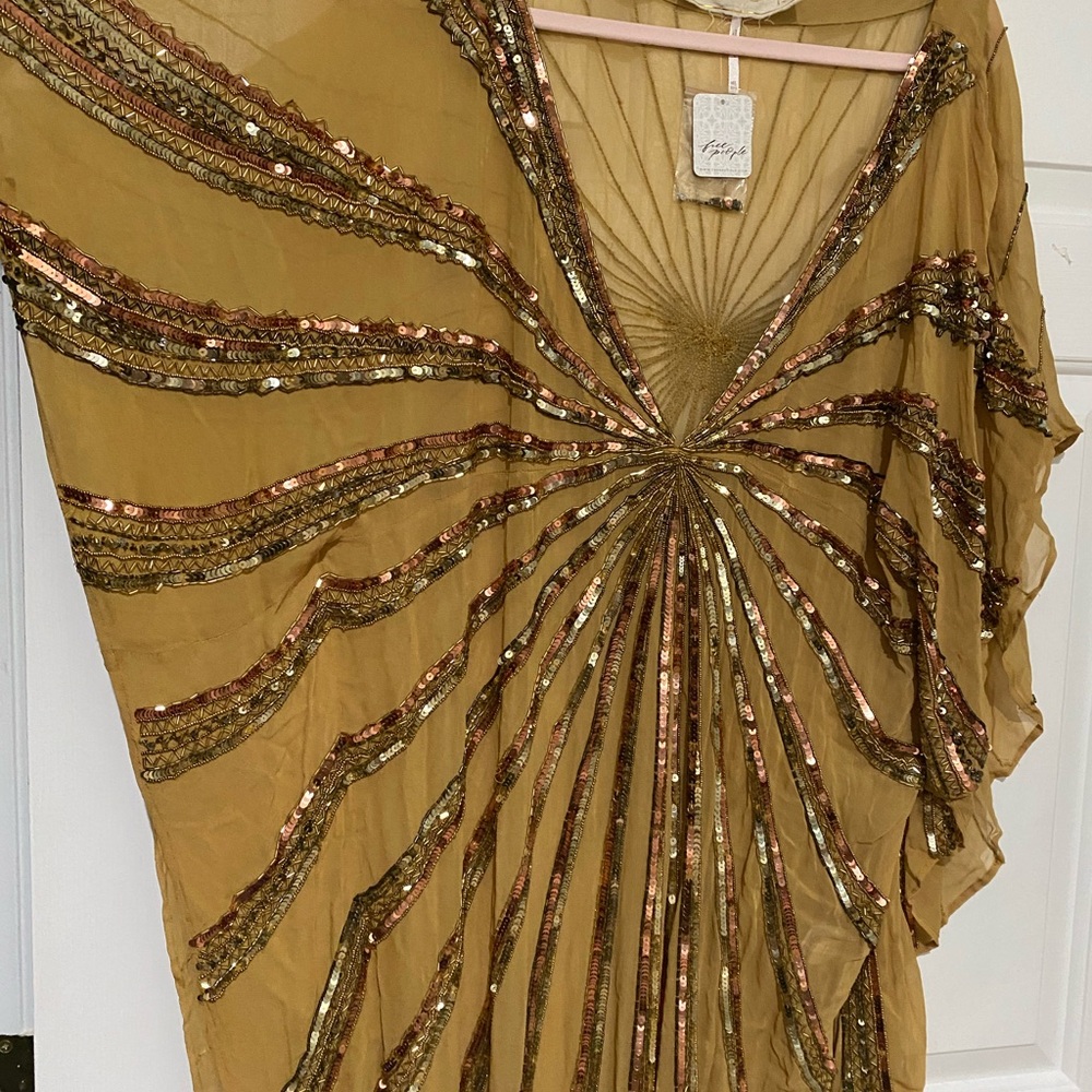 Starburst Avenue Embellished Kaftan - Picture 2 of 9